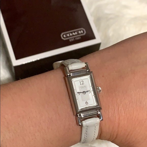 VINTAGE BRAND NEW COACH watch - Picture 3 of 4
